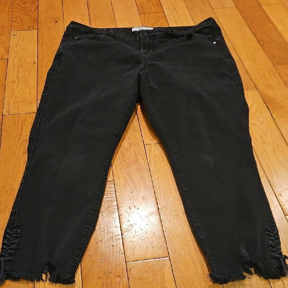 Torrid Black Cropped Jeans